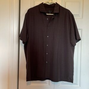 Men's XL Van Heusen Black Short Sleeve Shirt. Lightweight left breast pocket